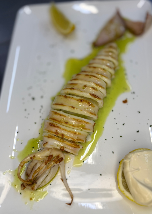 Restaurante Maluquer Quattro calamares a la plancha en Valencia